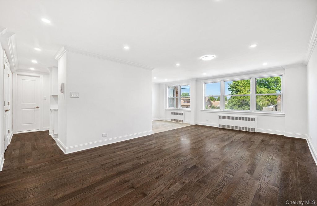 69-45 108th Street 4F, Forest Hills, NY 11375 — photo 4