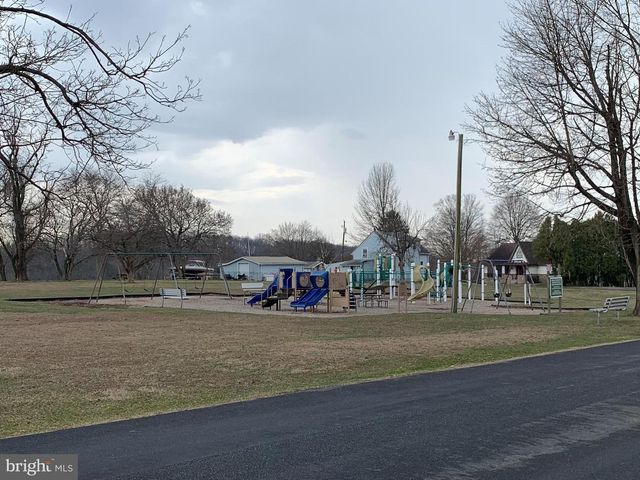 614 FLORENCE AVE, Hamburg, PA 19526