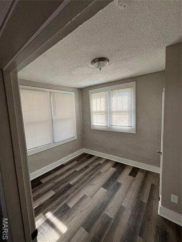 1333 Fairview Avenue, University City, MO 63130