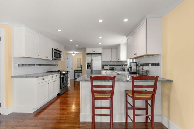 48 Bayview Circle, Osterville, MA 02655