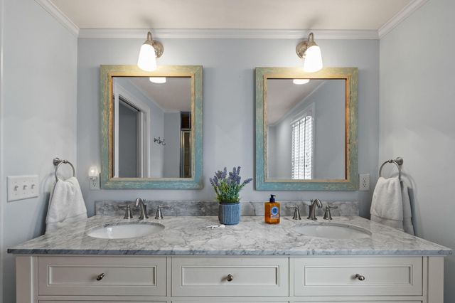 48 Bayview Circle, Osterville, MA 02655