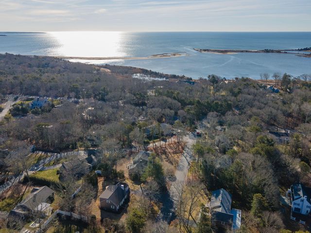 48 Bayview Circle, Osterville, MA 02655