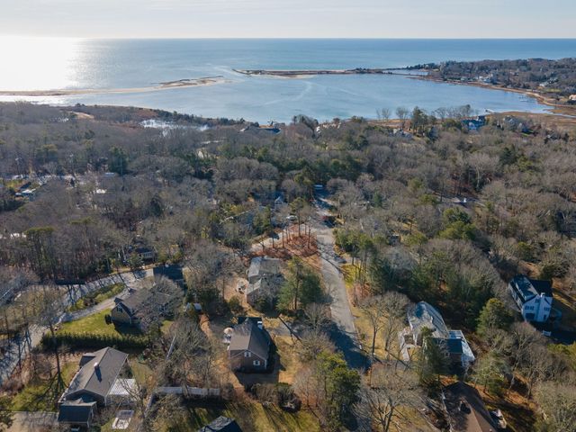 48 Bayview Circle, Osterville, MA 02655