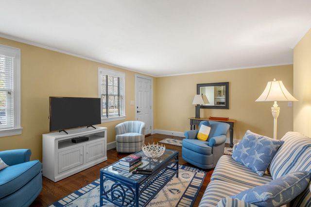 48 Bayview Circle, Osterville, MA 02655