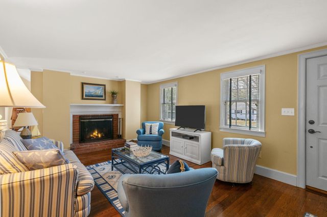 48 Bayview Circle, Osterville, MA 02655