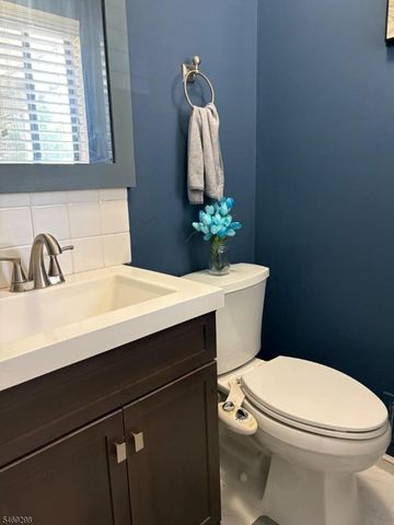 901 Merritt Dr, Hillsborough Twp., NJ 08844
