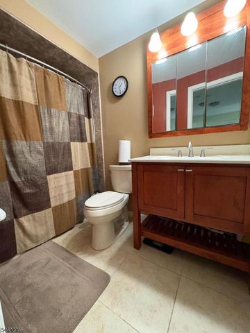 901 Merritt Dr, Hillsborough Twp., NJ 08844