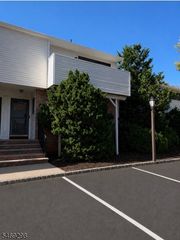 901 Merritt Dr, Hillsborough Twp., NJ 08844