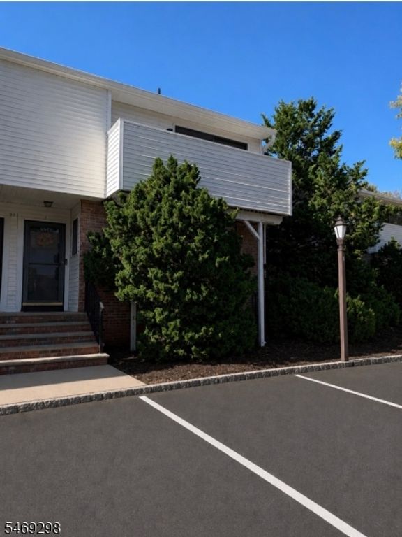 901 Merritt Dr, Hillsborough Twp., NJ 08844