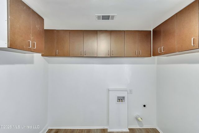 1872 Shady Lane Drive, Jackson, MS 39204