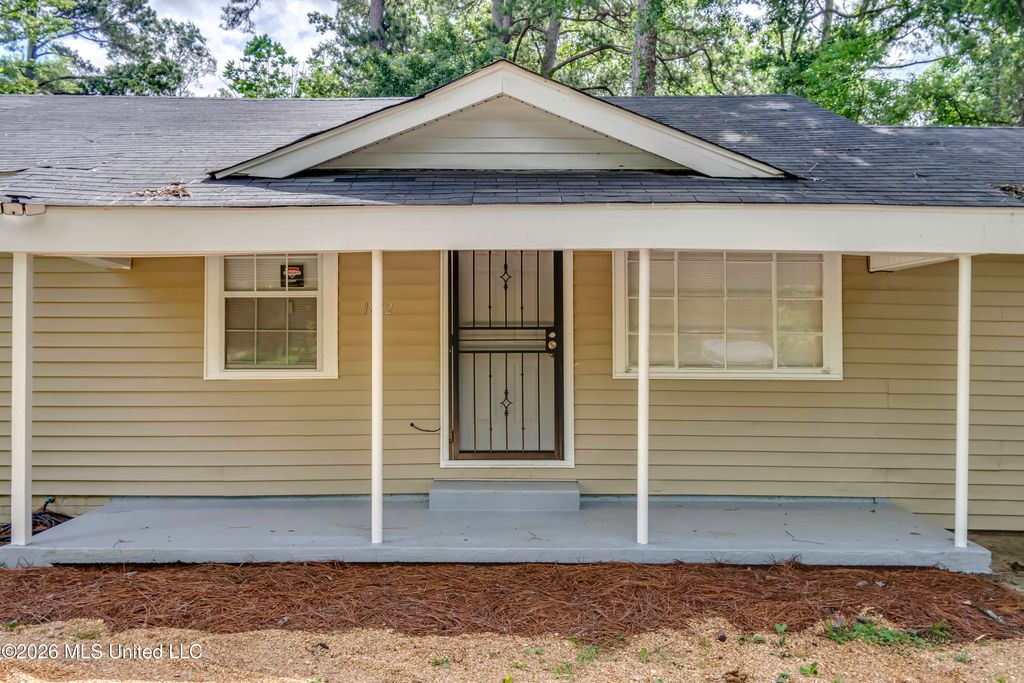 1872 Shady Lane Drive, Jackson, MS 39204