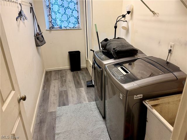 6186 Wild Oak Drive, North Olmsted, OH 44070