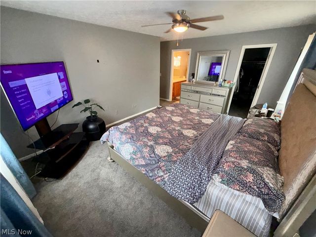 6186 Wild Oak Drive, North Olmsted, OH 44070