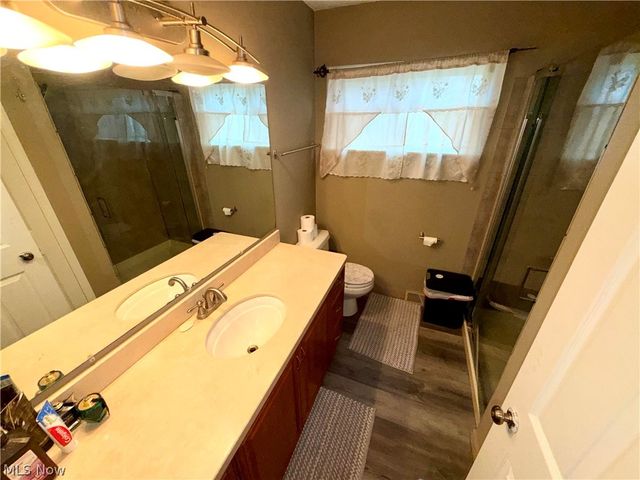 6186 Wild Oak Drive, North Olmsted, OH 44070