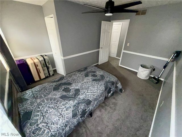 6186 Wild Oak Drive, North Olmsted, OH 44070