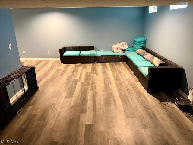 6186 Wild Oak Drive, North Olmsted, OH 44070