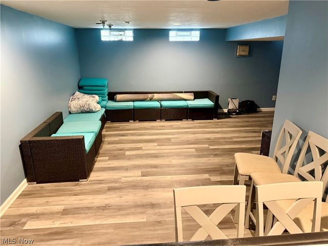 6186 Wild Oak Drive, North Olmsted, OH 44070