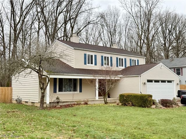 6186 Wild Oak Drive, North Olmsted, OH 44070