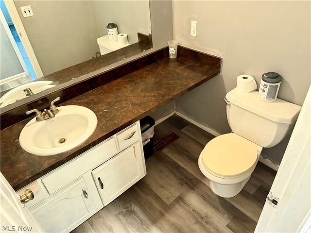 6186 Wild Oak Drive, North Olmsted, OH 44070