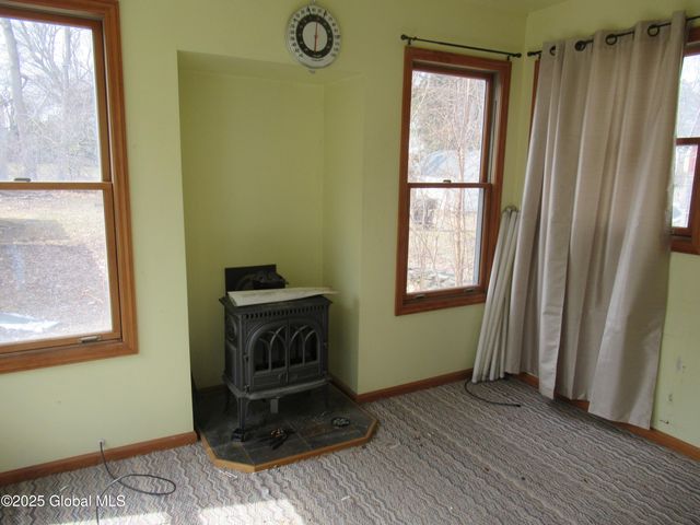11 Vley Road, Scotia, NY 12302