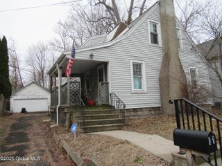 11 Vley Road, Scotia, NY 12302
