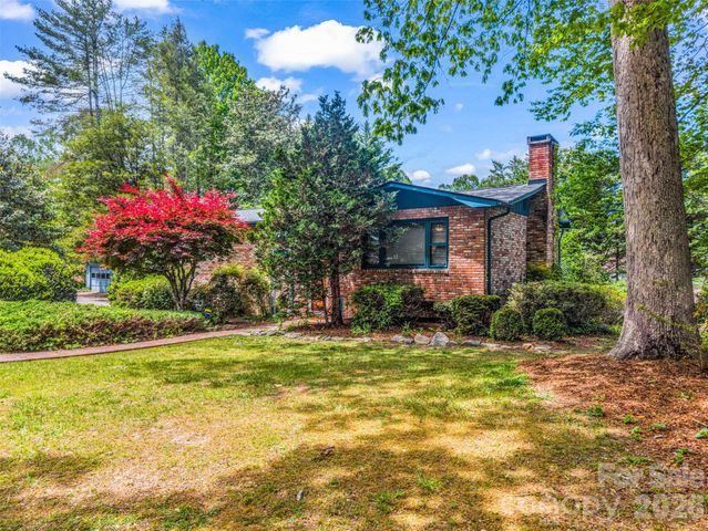 122 W Sweetbriar Lane, Etowah, NC 28729