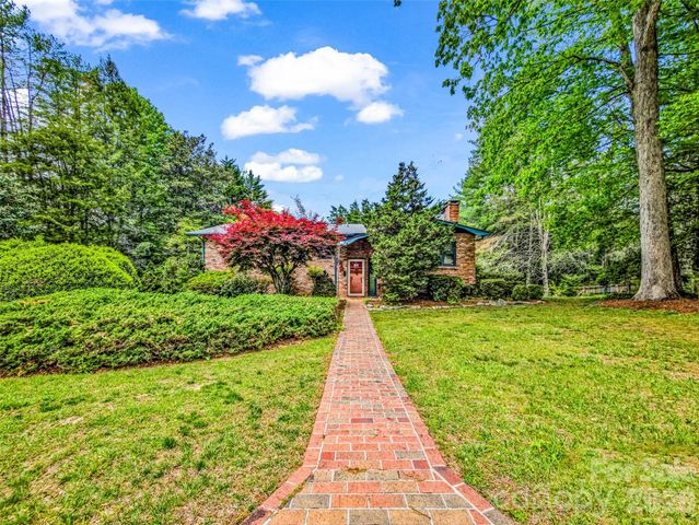 122 W Sweetbriar Lane, Etowah, NC 28729