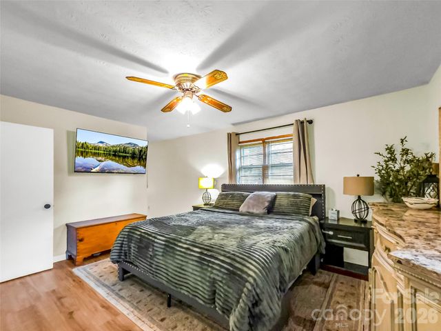 122 W Sweetbriar Lane, Etowah, NC 28729