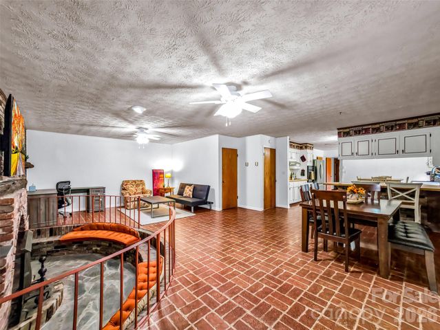 122 W Sweetbriar Lane, Etowah, NC 28729