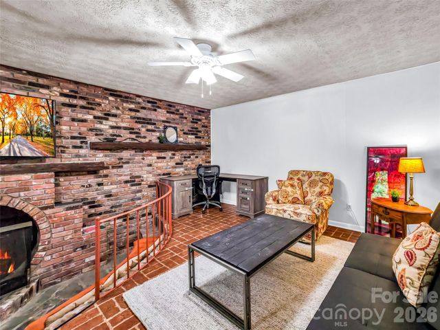 122 W Sweetbriar Lane, Etowah, NC 28729
