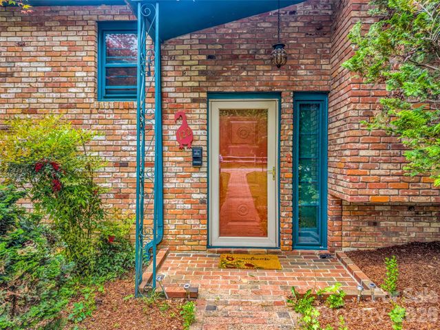 122 W Sweetbriar Lane, Etowah, NC 28729