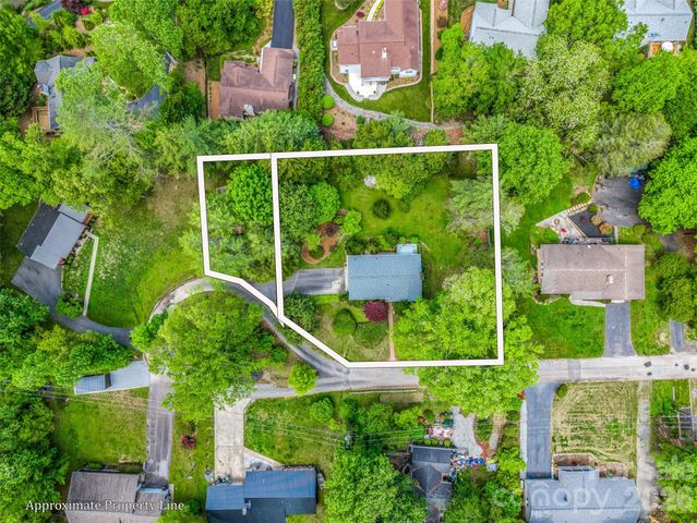 122 W Sweetbriar Lane, Etowah, NC 28729