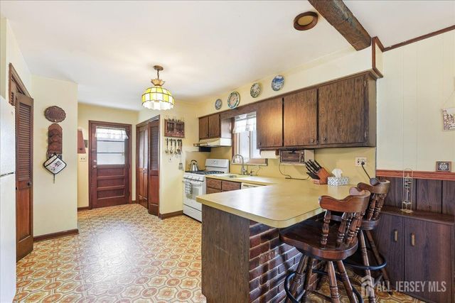 131 Maple Place, South Plainfield, NJ 07080