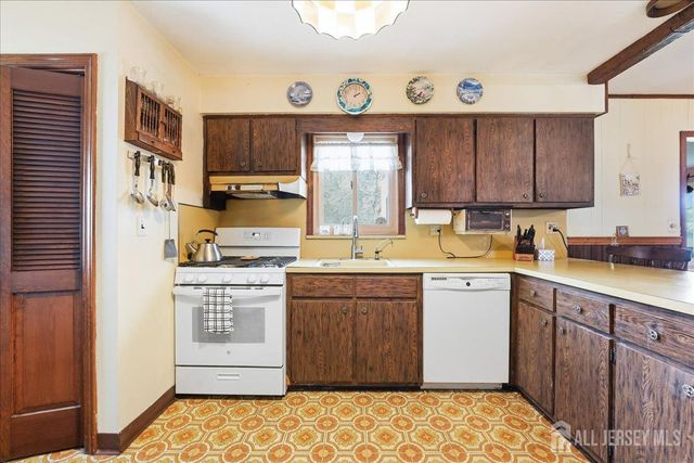 131 Maple Place, South Plainfield, NJ 07080
