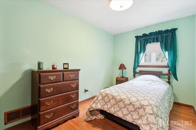 131 Maple Place, South Plainfield, NJ 07080