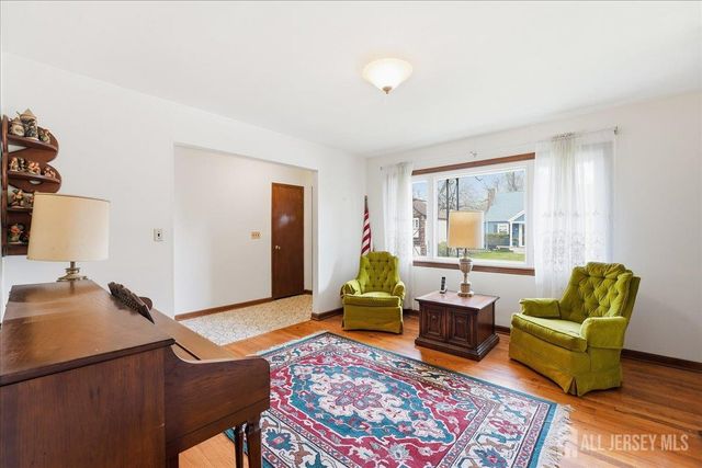 131 Maple Place, South Plainfield, NJ 07080