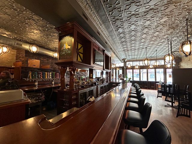 2323 N Milwaukee Avenue, Chicago, IL 60647