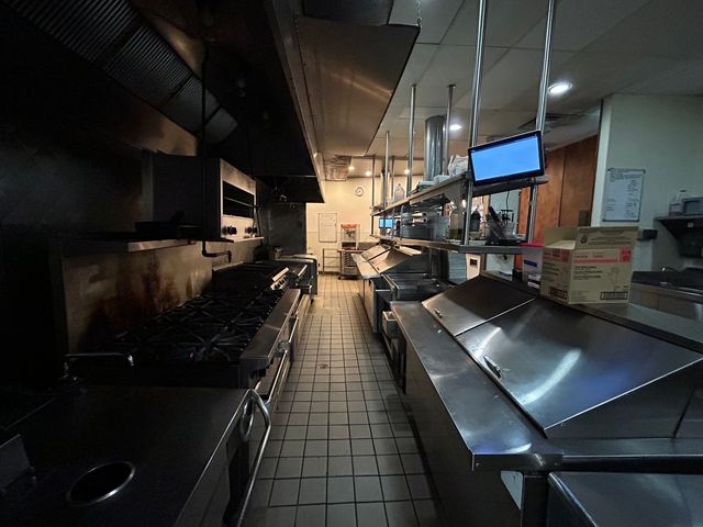 2323 N Milwaukee Avenue, Chicago, IL 60647