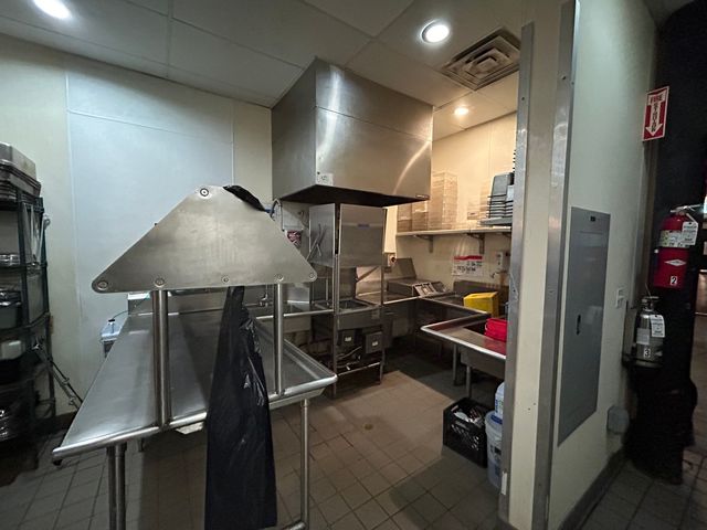 2323 N Milwaukee Avenue, Chicago, IL 60647