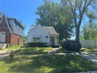 11668 Winthrop Street, Detroit, MI 48227
