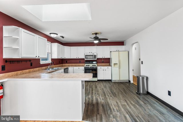 100 SPLIT ROCK RD, Browns Mills, NJ 08015