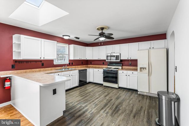 100 SPLIT ROCK RD, Browns Mills, NJ 08015