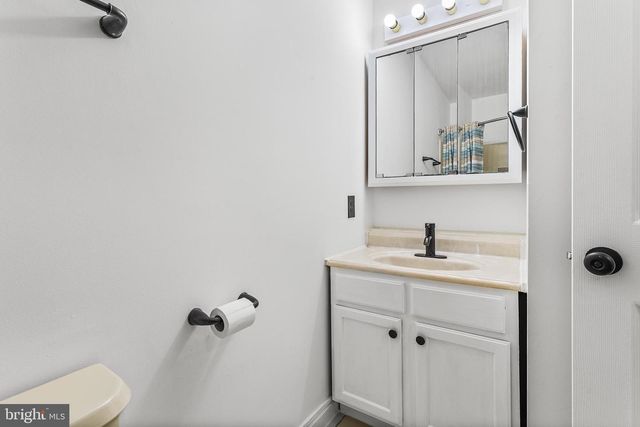 100 SPLIT ROCK RD, Browns Mills, NJ 08015