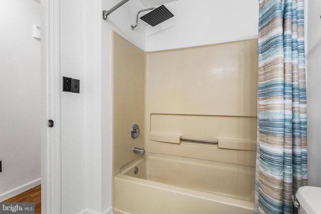 100 SPLIT ROCK RD, Browns Mills, NJ 08015