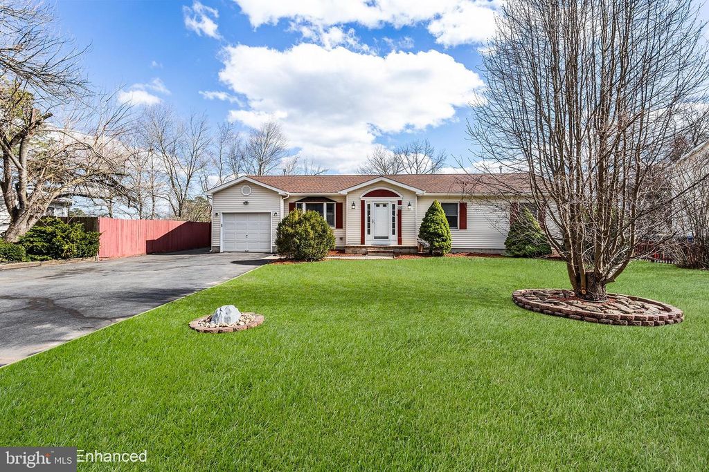 100 SPLIT ROCK RD, Browns Mills, NJ 08015