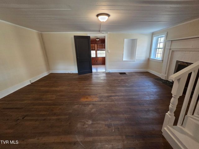 100 Eisenhower Road, Jonesborough, TN 37659