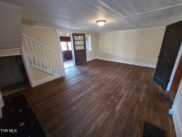 100 Eisenhower Road, Jonesborough, TN 37659