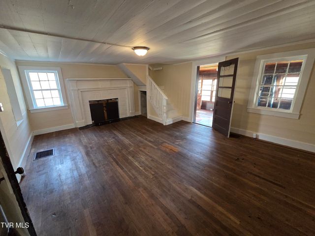100 Eisenhower Road, Jonesborough, TN 37659