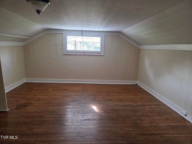 100 Eisenhower Road, Jonesborough, TN 37659