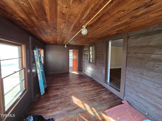 100 Eisenhower Road, Jonesborough, TN 37659